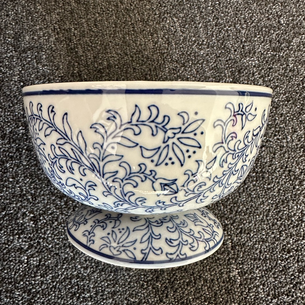 Pottery barn bowls one only